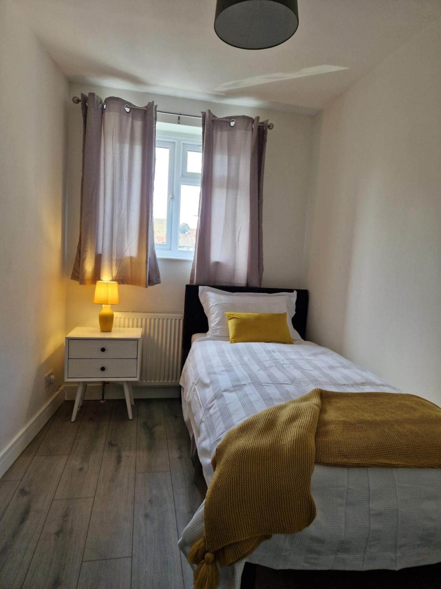 Stylish 2 Bed Home- Short Walk To Tottenham Stadium/Stations Londra Esterno foto