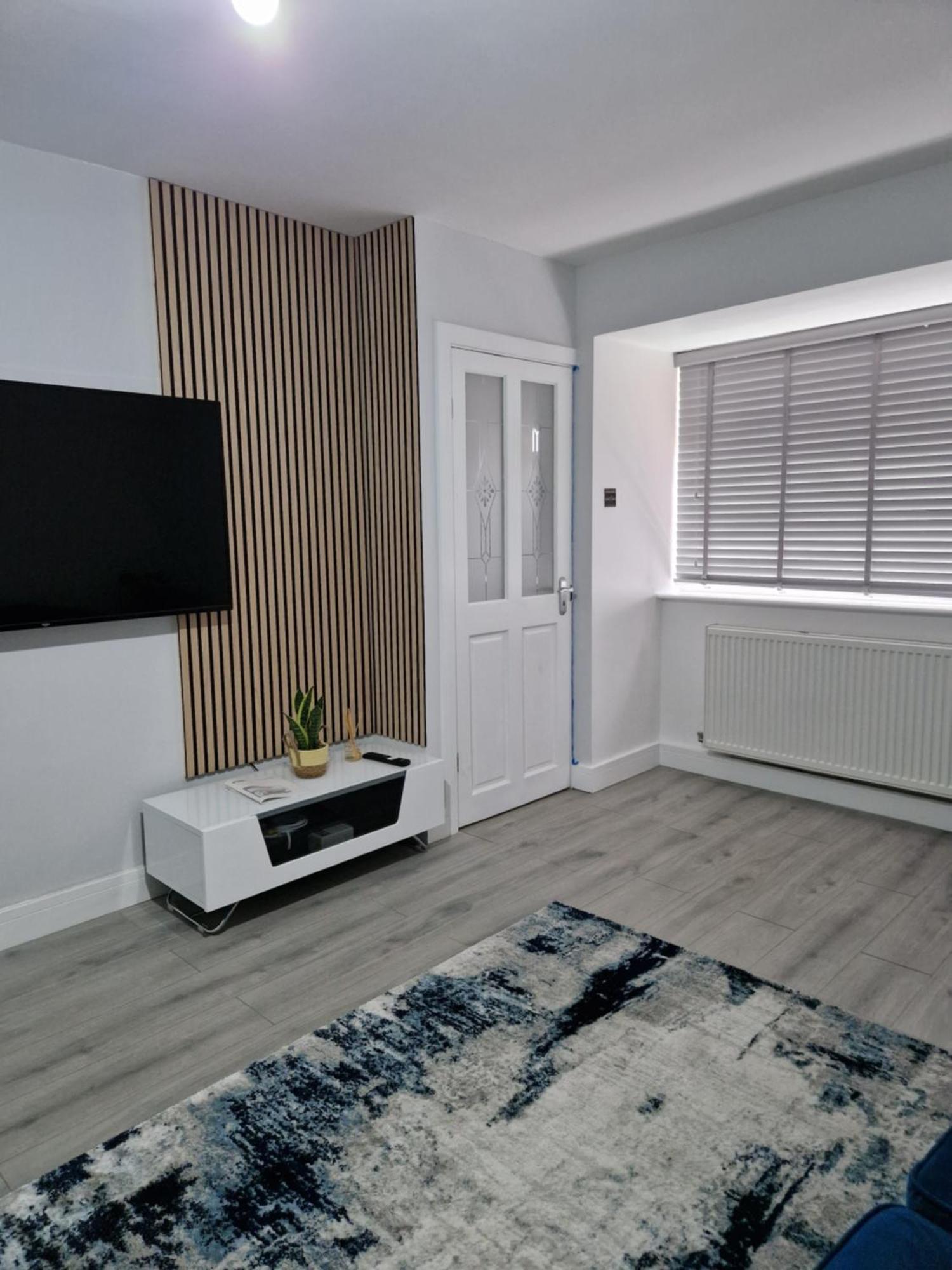 Stylish 2 Bed Home- Short Walk To Tottenham Stadium/Stations Londra Esterno foto